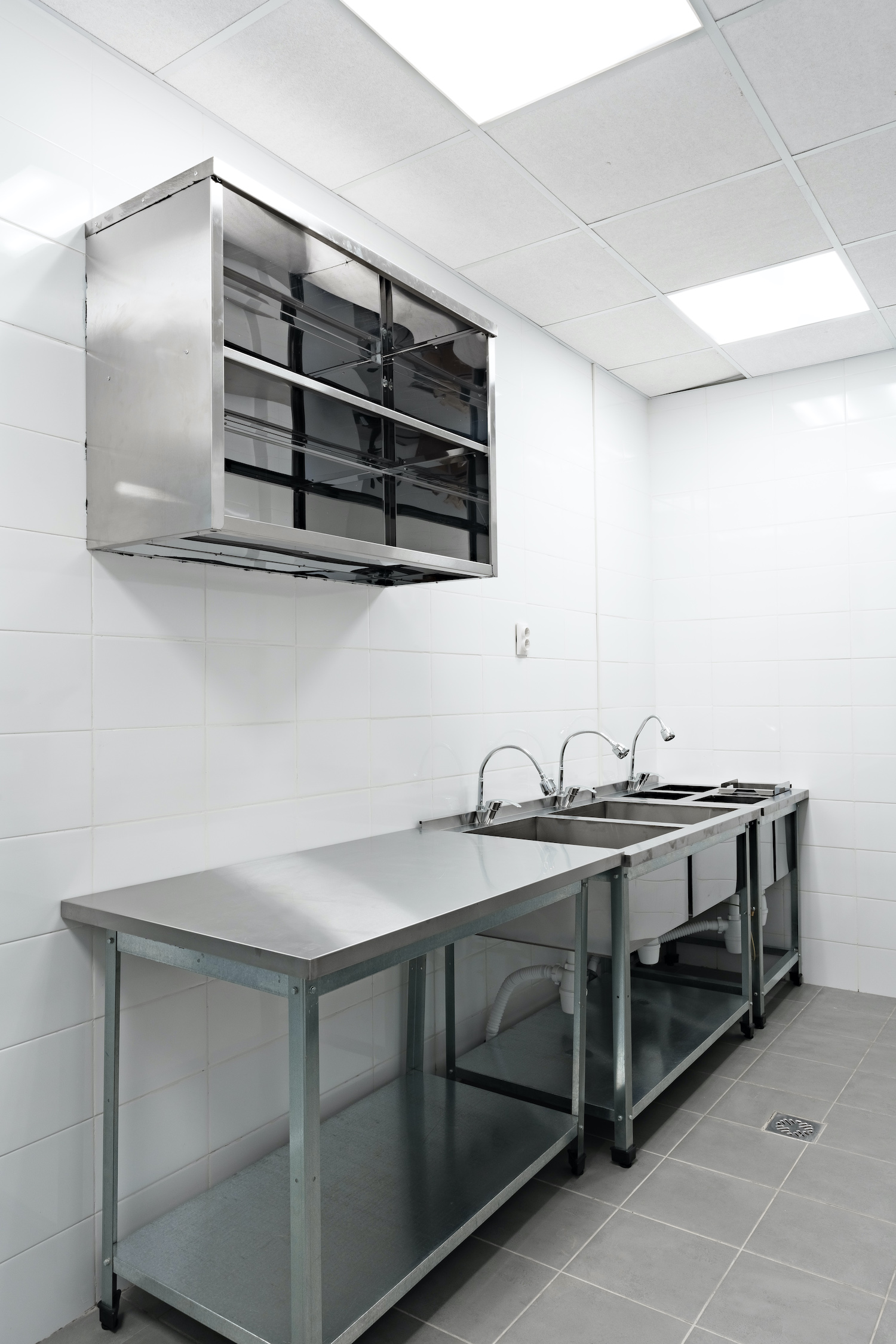 Paslanmaz Dolap Modelleri ve Endüstride Kullanımı